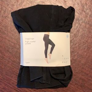 Leggings – high waisted pockets a new day large